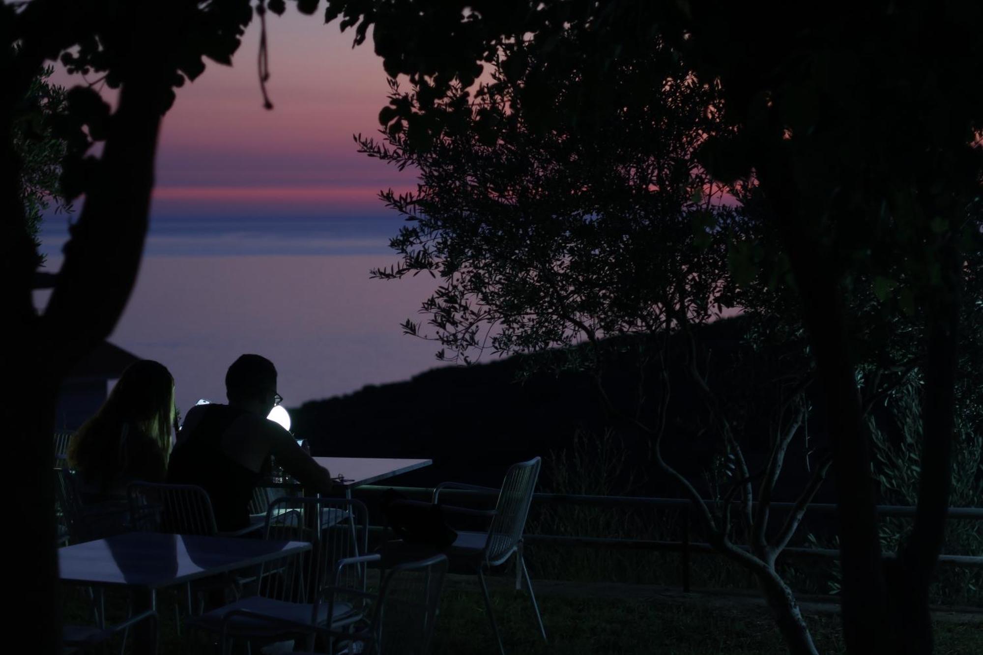 Sunset Serenity Himare Buitenkant foto