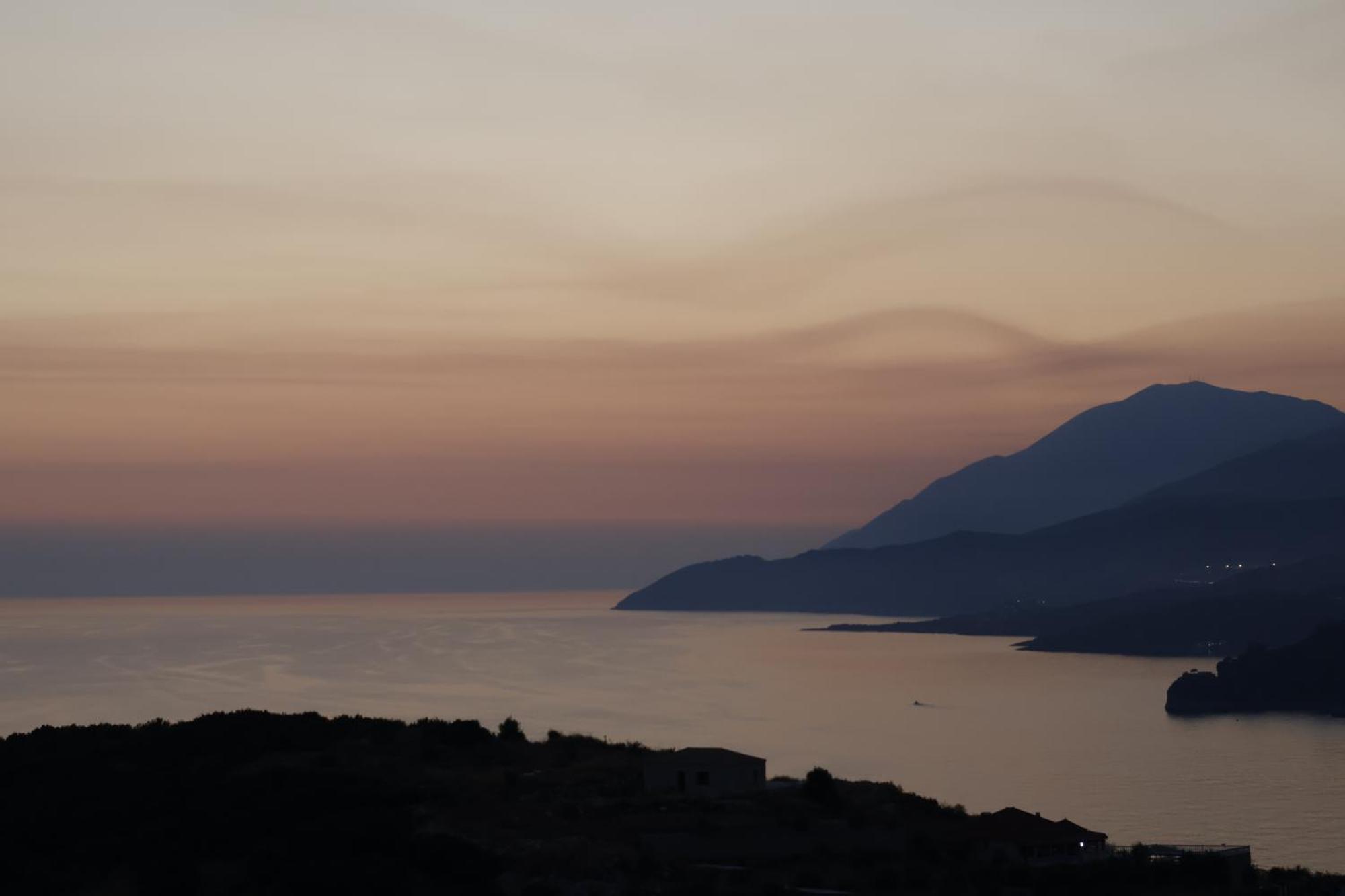 Sunset Serenity Himare Buitenkant foto