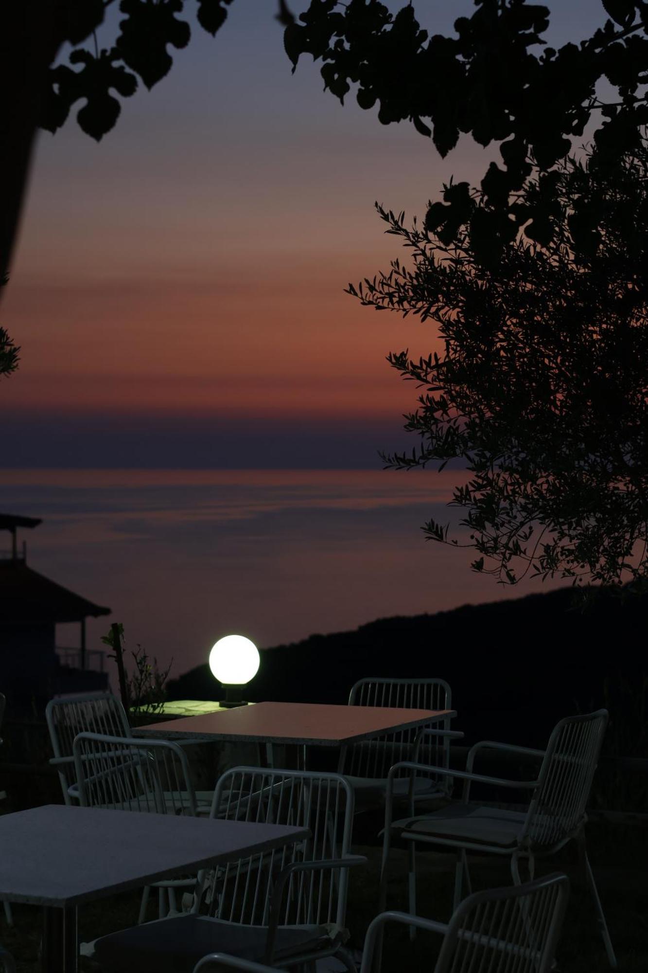 Sunset Serenity Himare Buitenkant foto